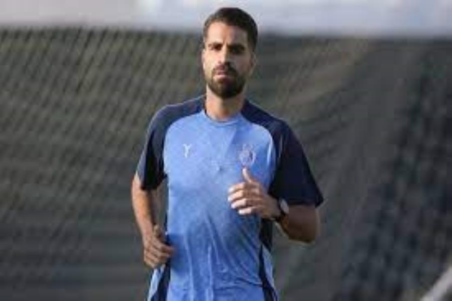 مدافع جنجالی استقلال بازی با الوحدات را از دست داد
